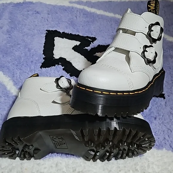 Doc Martens Devon Flower Milled Nappa Leather White Women's 8 - Picture 2 of 6